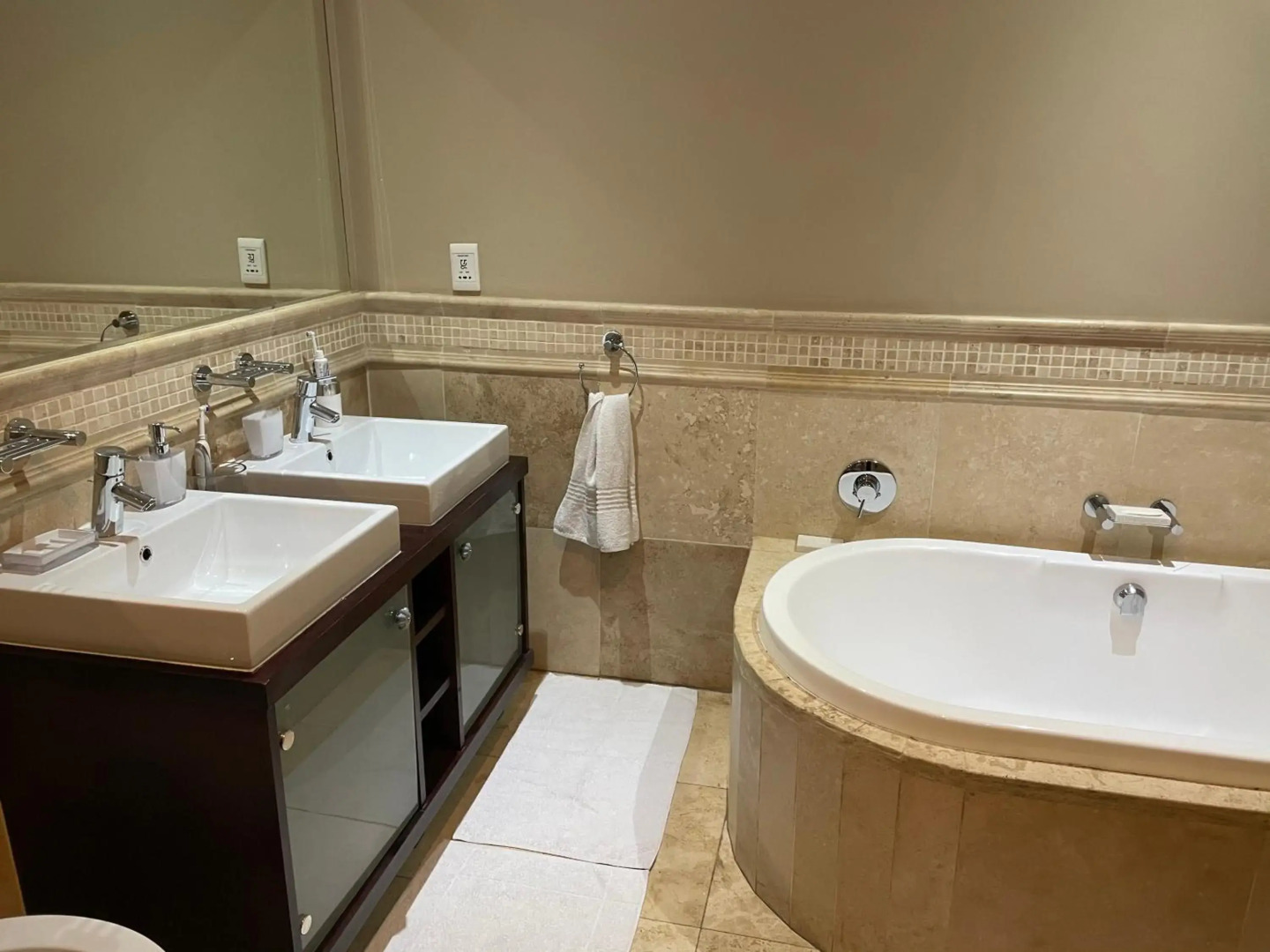 305 Manor Gardens, Ballito Manor