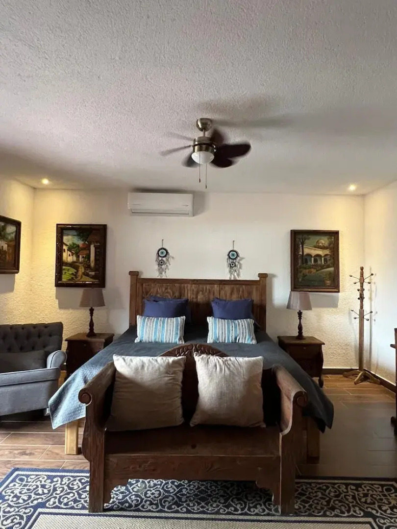 Casa Colonial en Pueblo Mágico by Adhoc