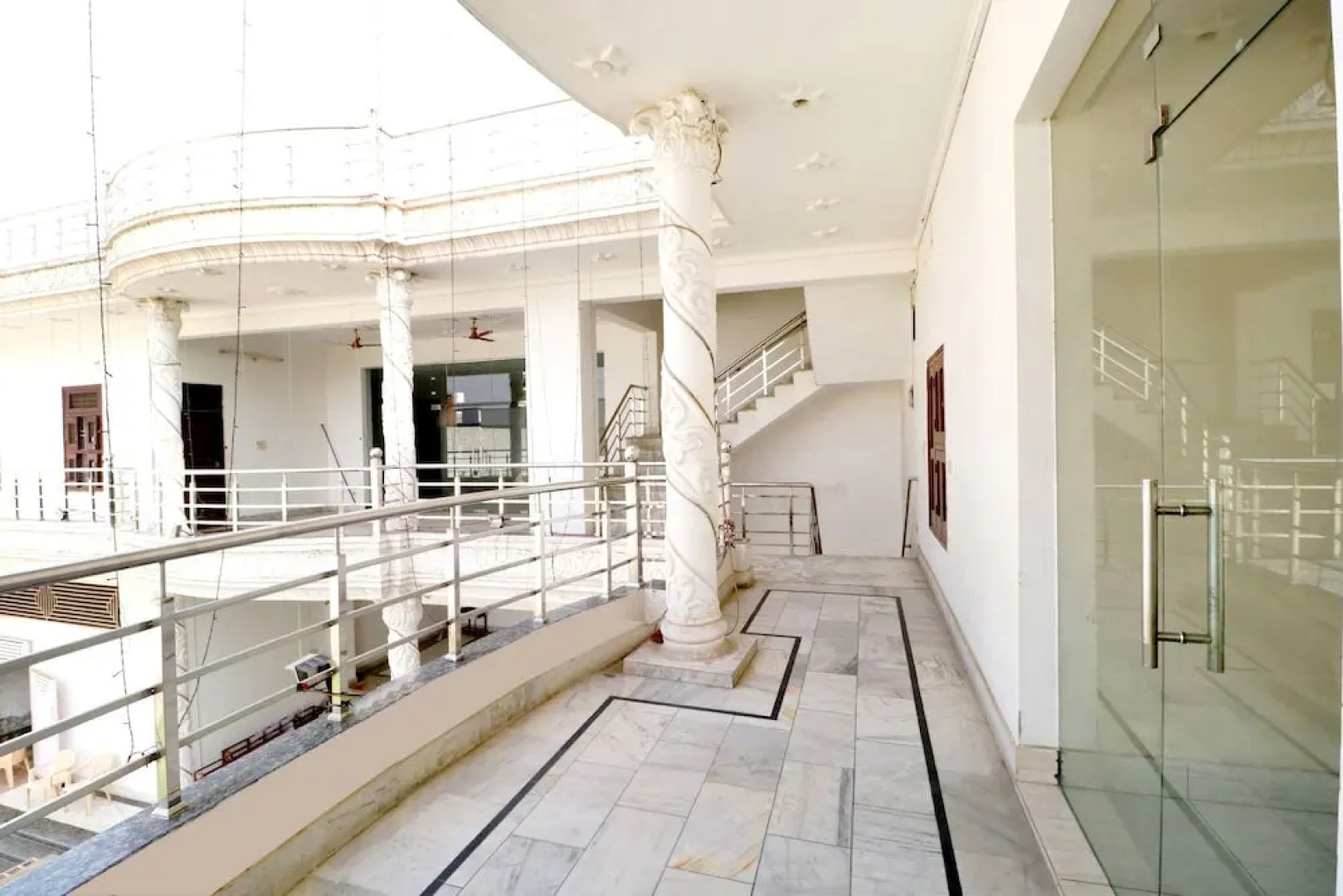 Hotel Pushp Vatika by OYO Rooms