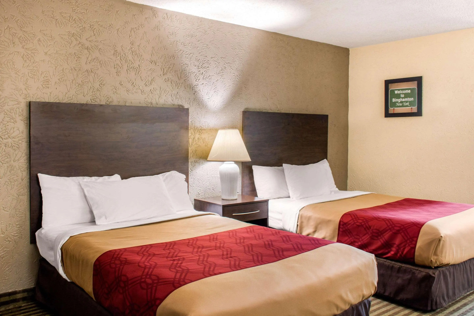 Econo Lodge Inn & Suites Binghamton