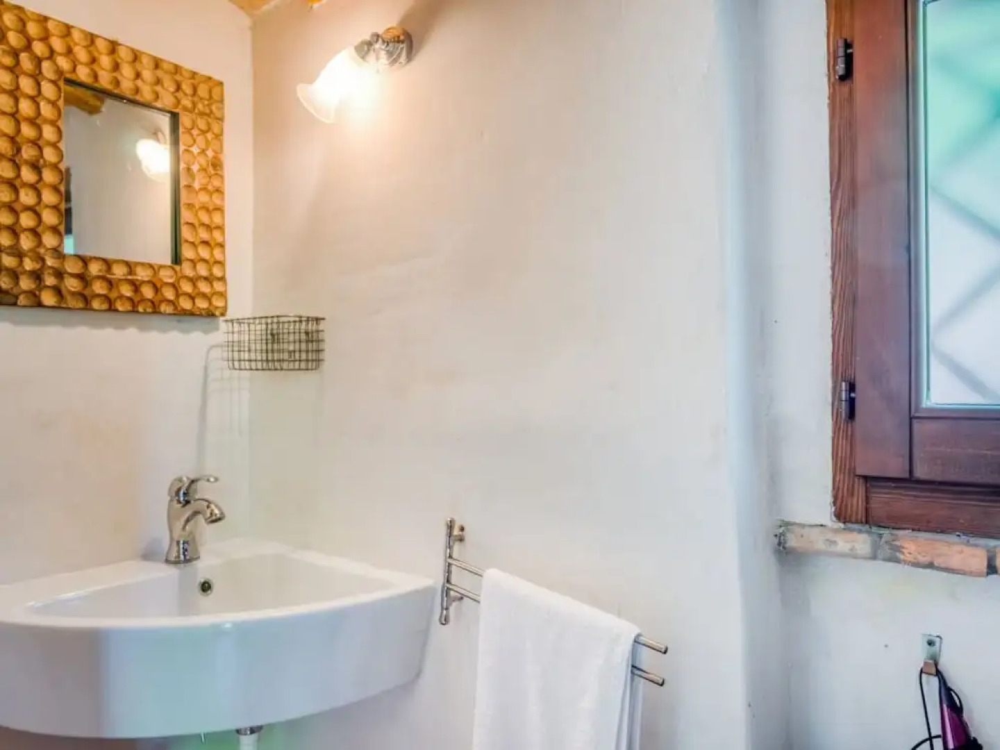 Rustic Home in Santa Vittoria in Matenano FM With Garden