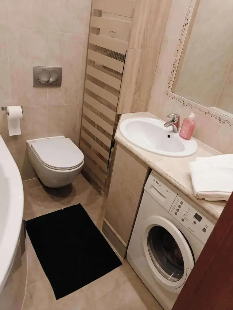 Rumia - Apartment - Sleeps 8 - Parking - Seaside