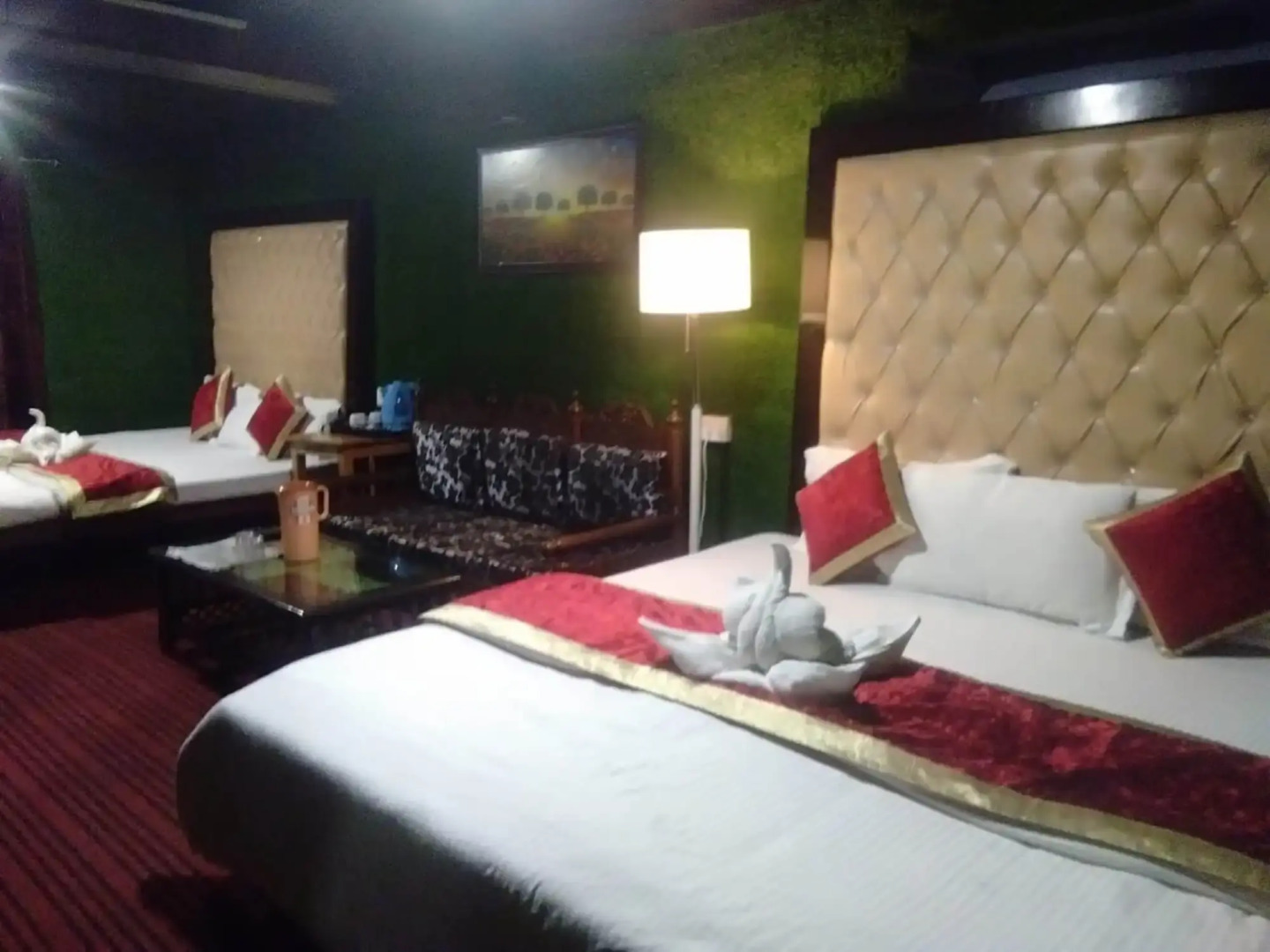 Hotel Kausani Retreat