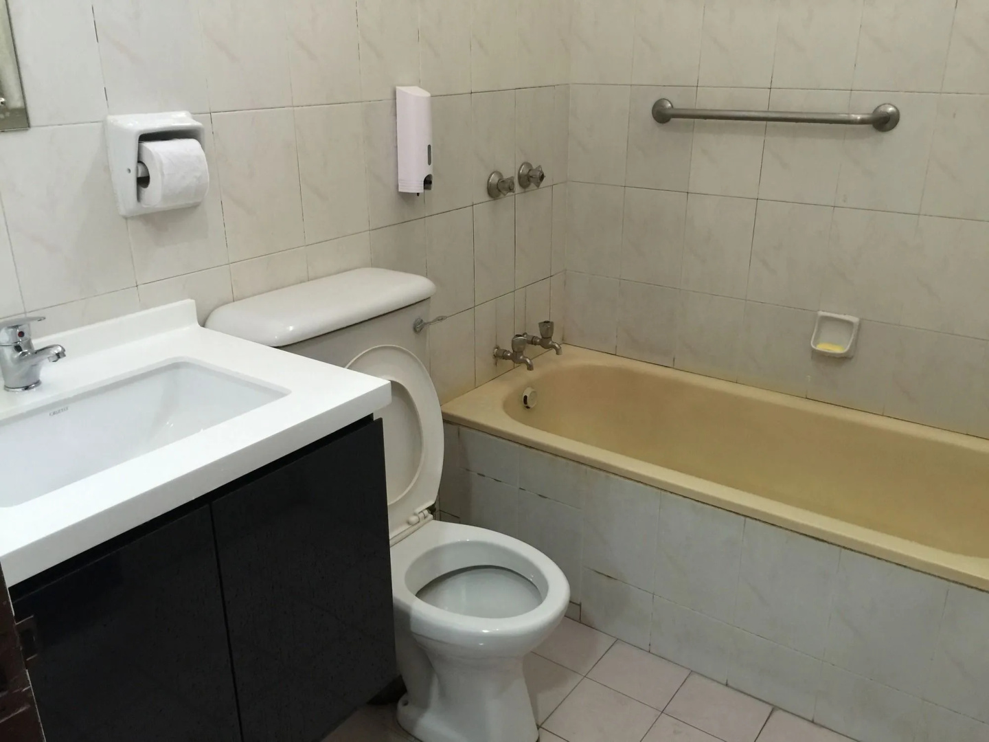 Lai Ming Hotel Cosmoland (SG Clean Certified)