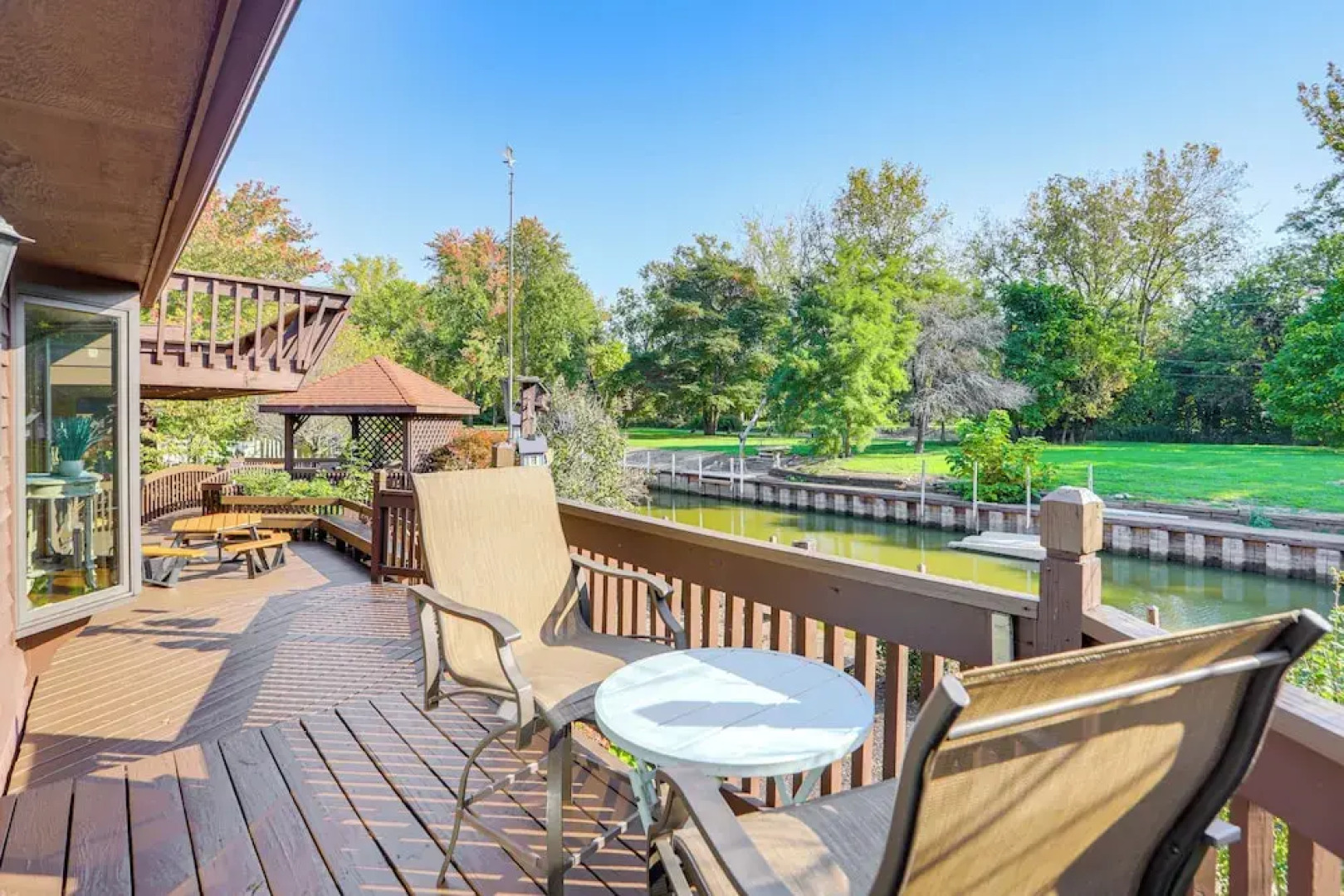 Vermilion River Home w/ Hot Tub & Private Dock!