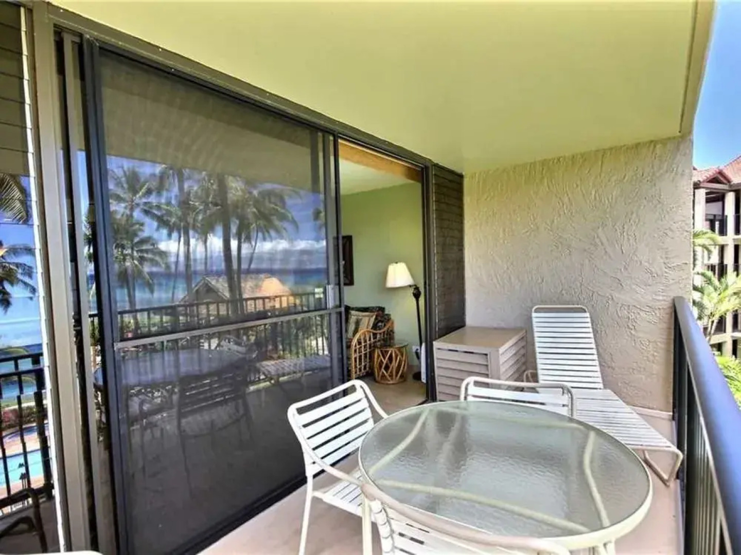 Pohailani 128 by RedAwning