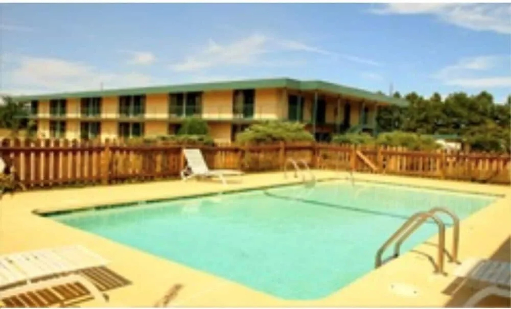 Limetree Inn & Suites