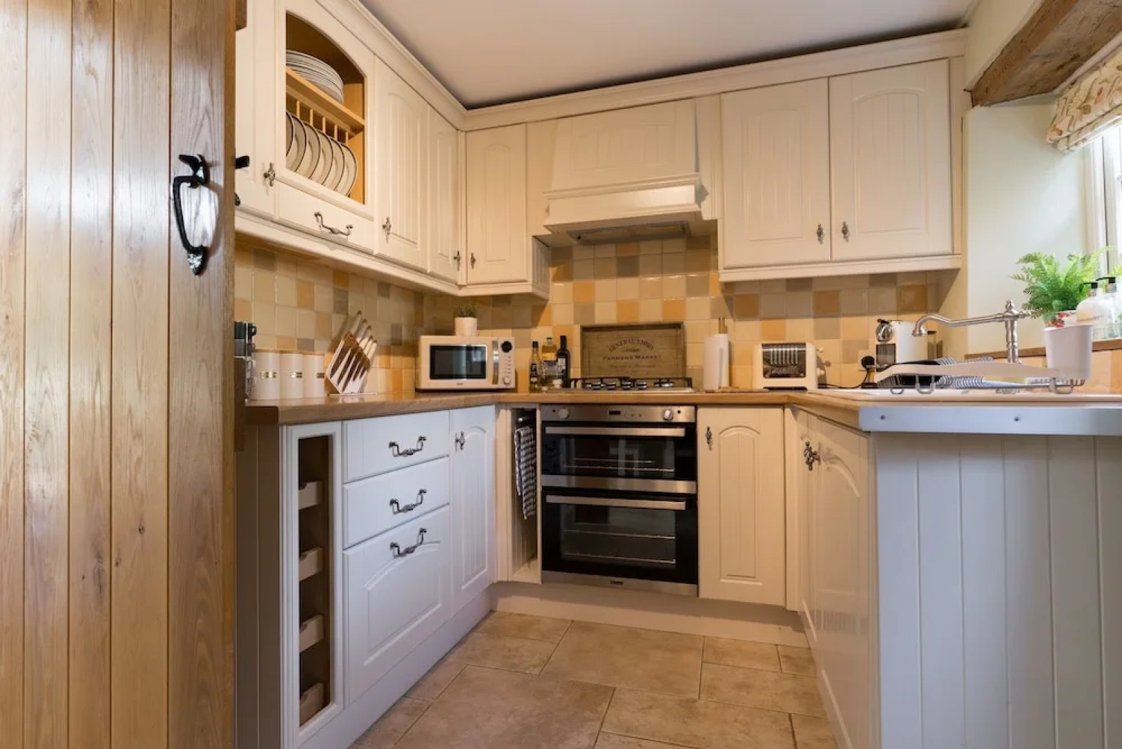 Stunning 2 Bed Cottage in Fordwells