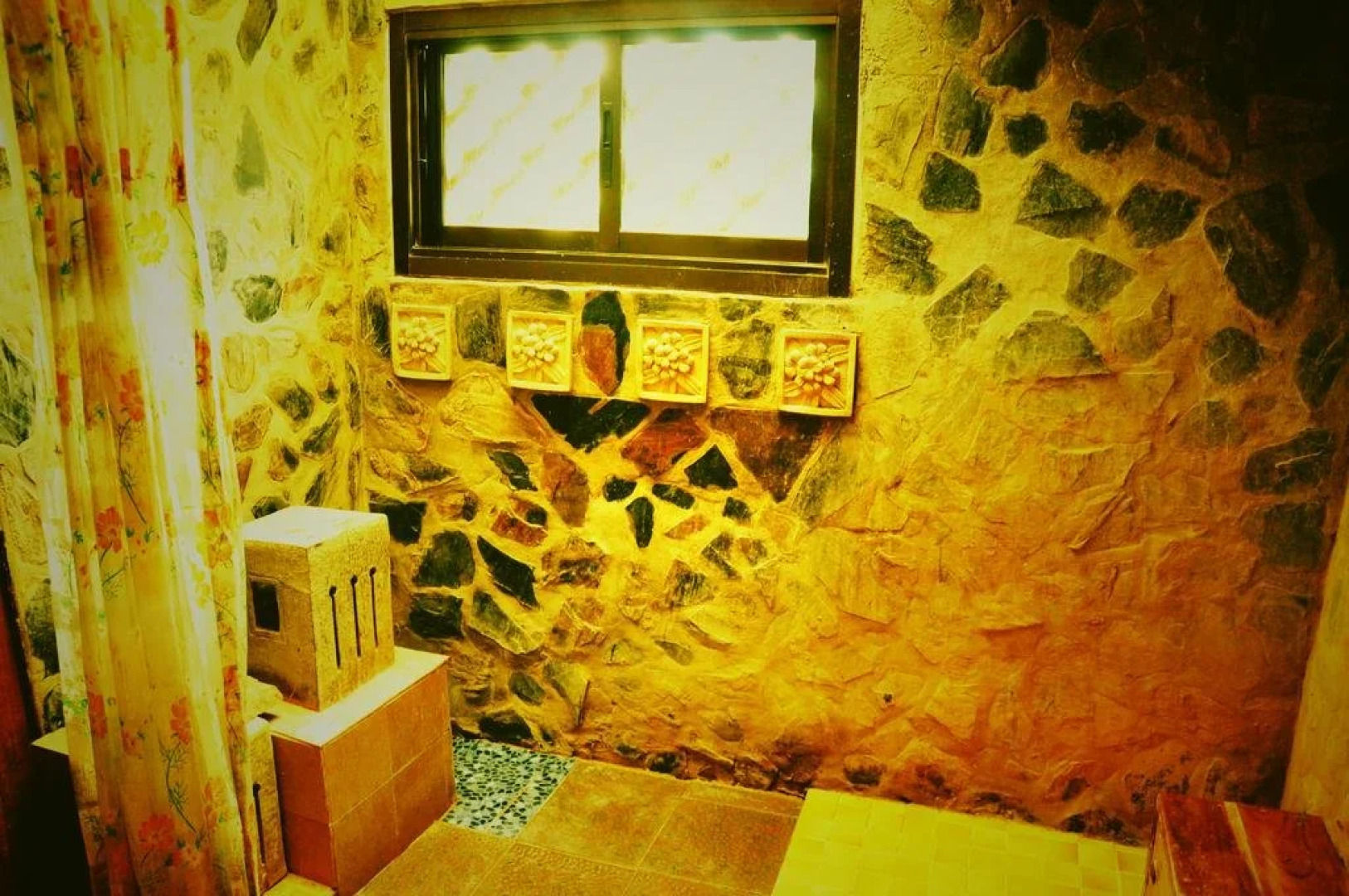 Kaengkrachan Riverside Resort And Camping