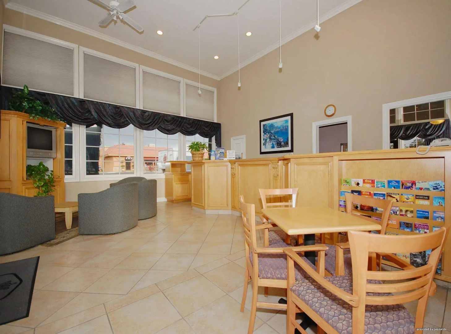 Studio 6 Corona, CA - West