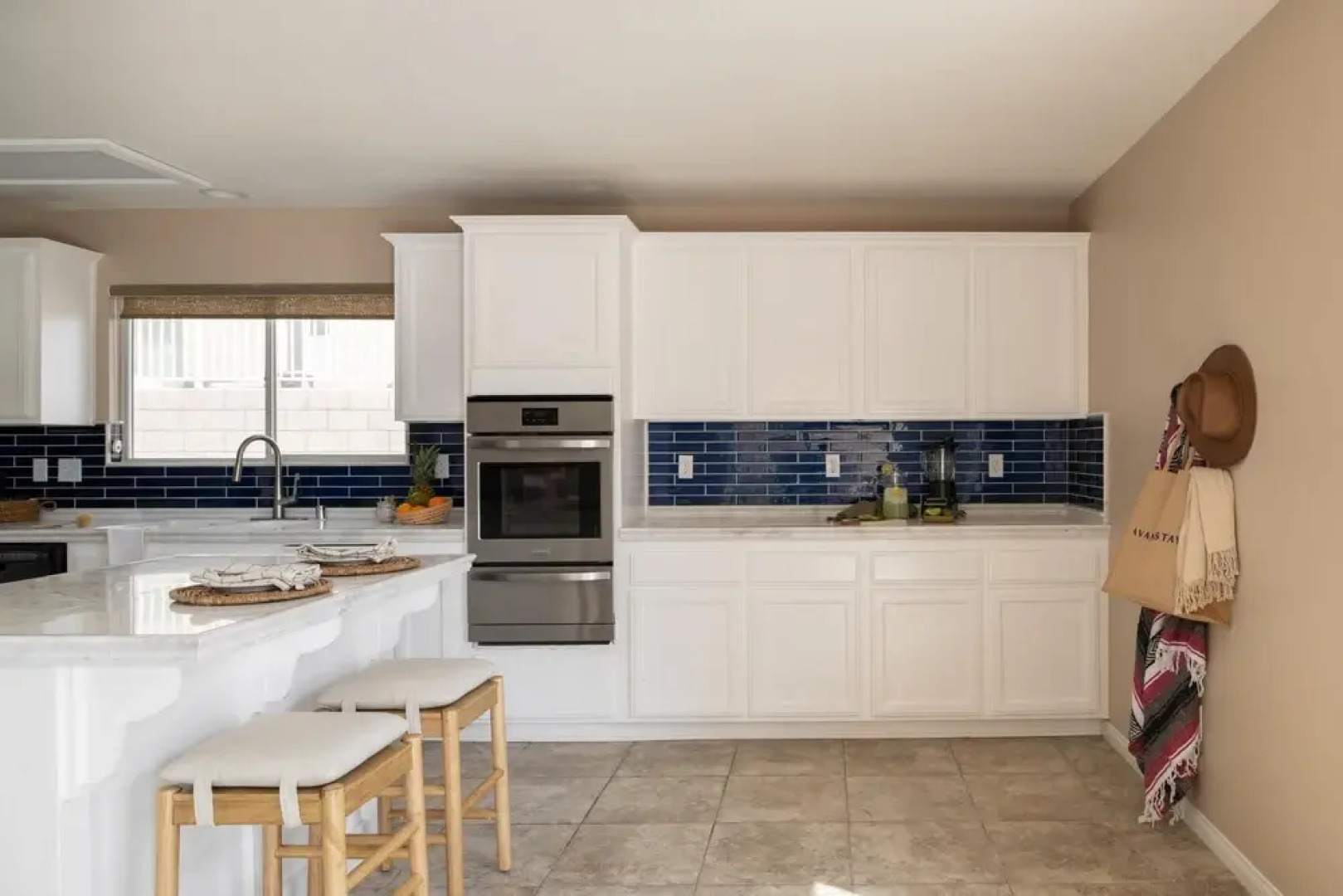 Selecta Ave - Fauna in Yucca Valley