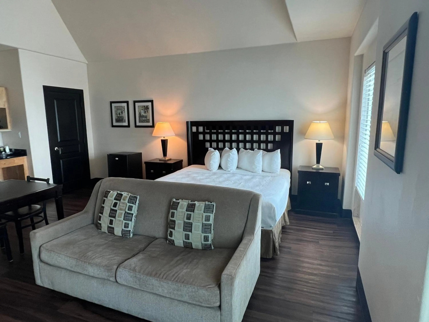 Sunchase Inn & Suites