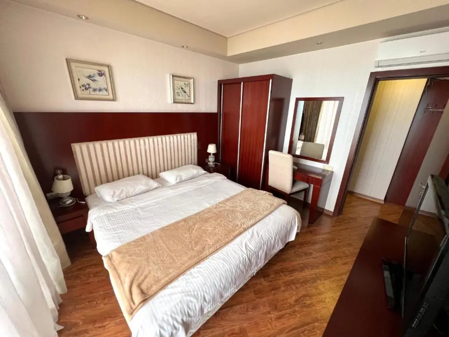 Luxury Oasis Apartment