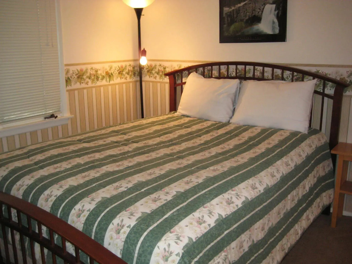 Chateau Sans Nom by Mammoth Reservation Bureau