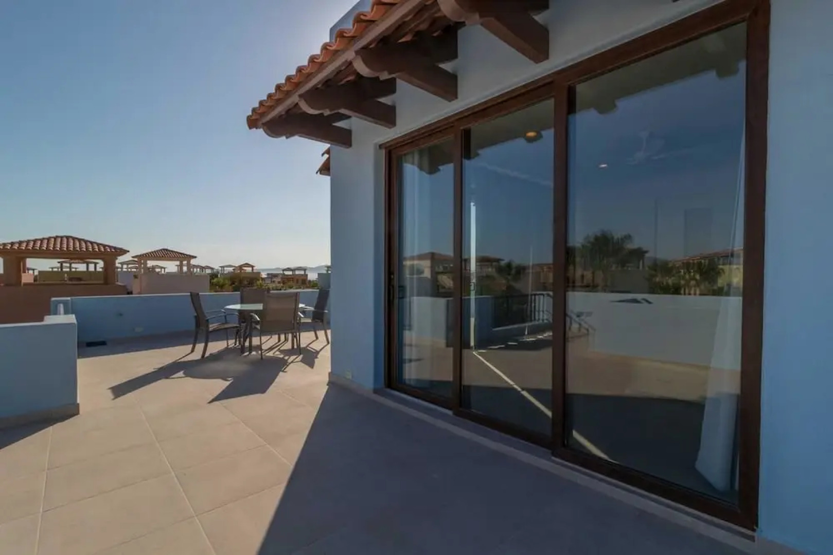 Agua Viva Jr. Suite by Casago