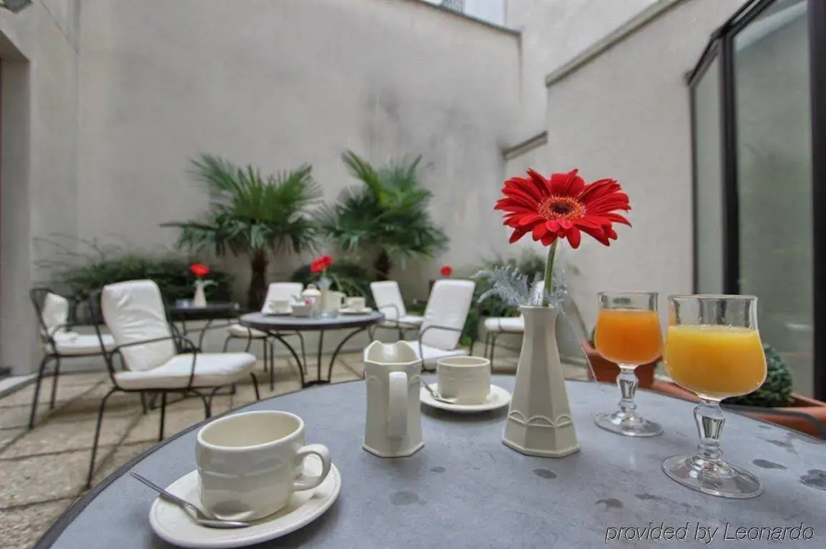 Le Parisis Paris Tour Eiffel