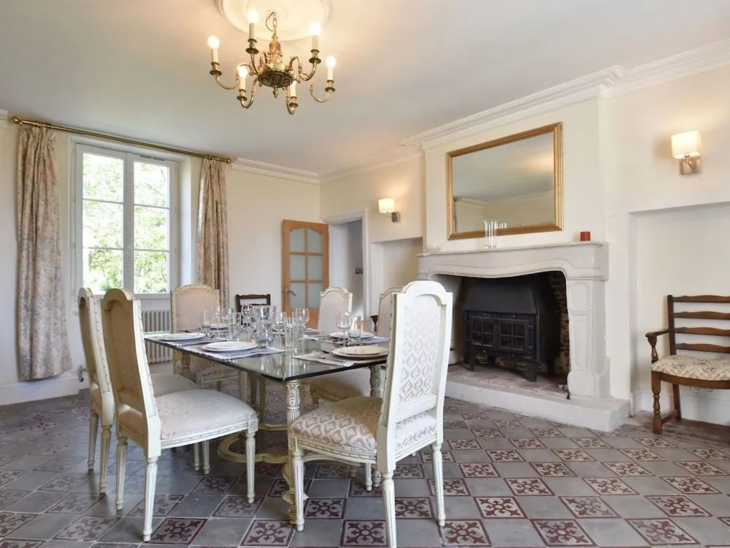 Cozy Mansion in Montreuil-la-cambe With Garden