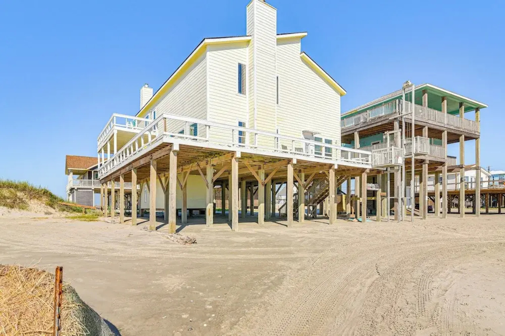Beachfront Home w/ Deck + Views in Freeport!