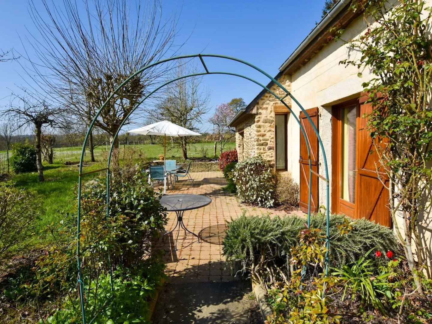 House Between River and Ocean With Pretty Garden in Brittany
