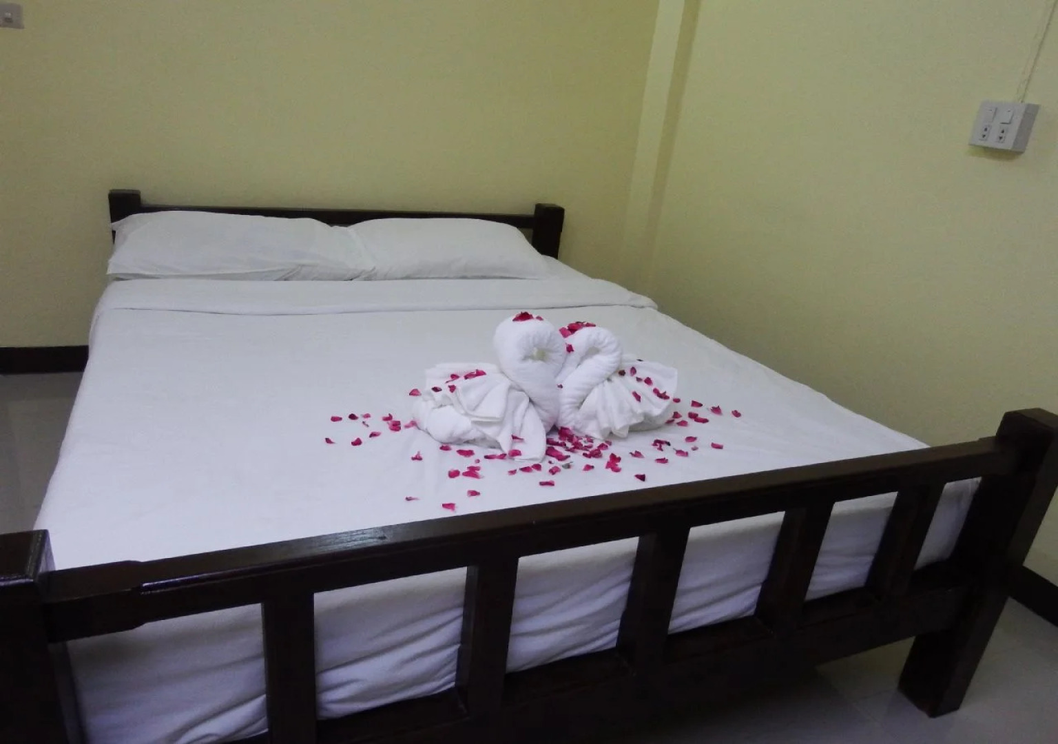 Pon-Pon & Nuan-La-Or