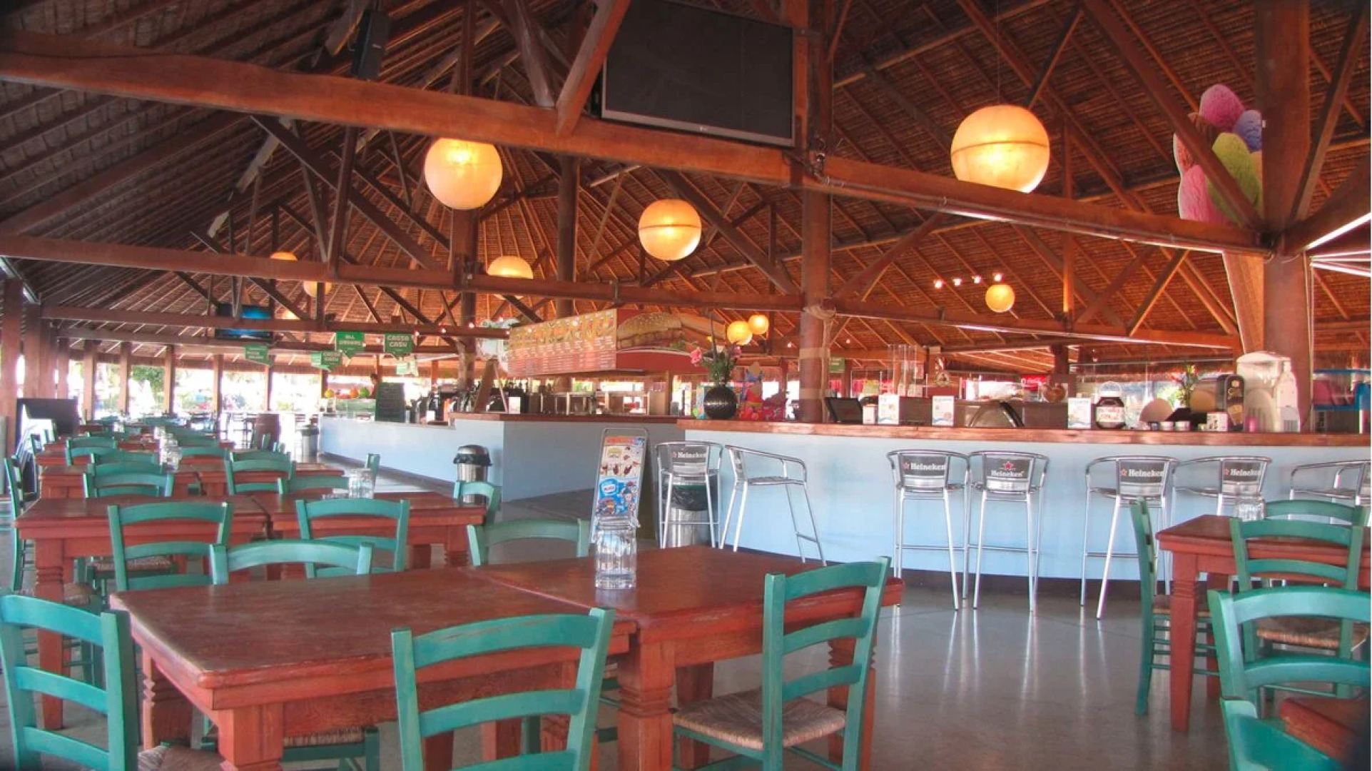 Hu Park Albatros Village