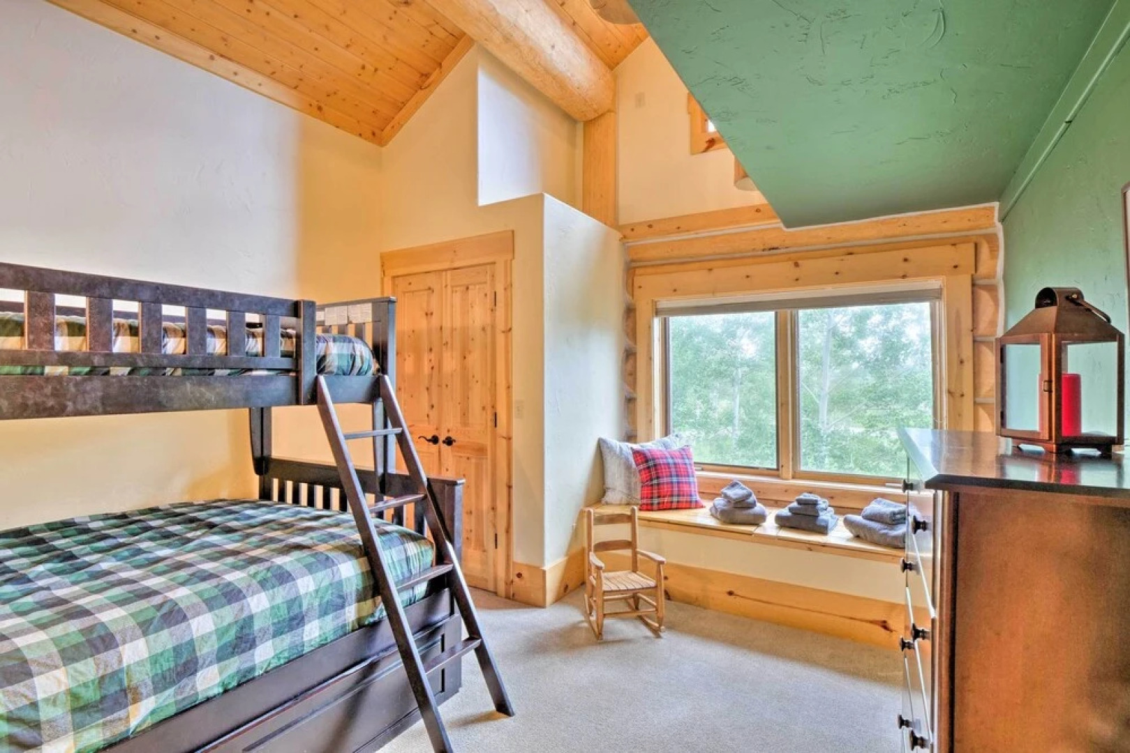 22str-00506 Fairplay Log Cabin: 26 Mi to Breck!