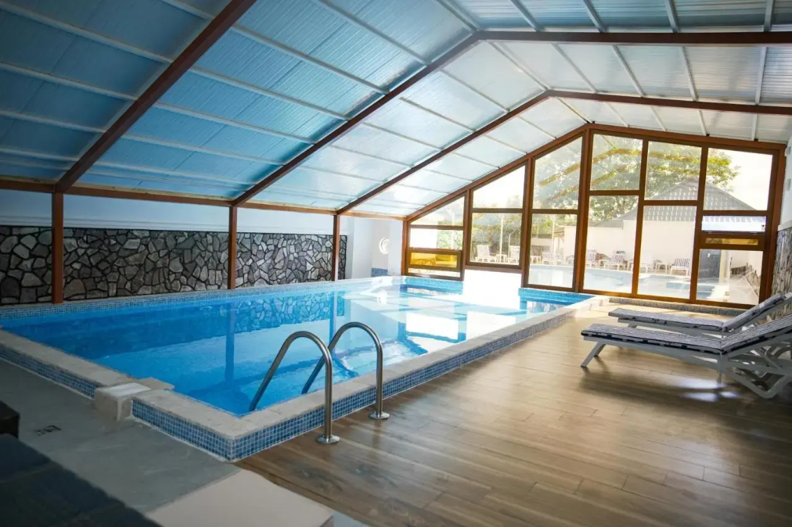 Lakeside Hotel & Spa
