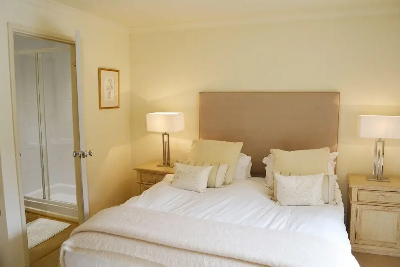 Luxury 5-star cottage near the Cornish coast on the Bonython Estate, Lizard Peninsula