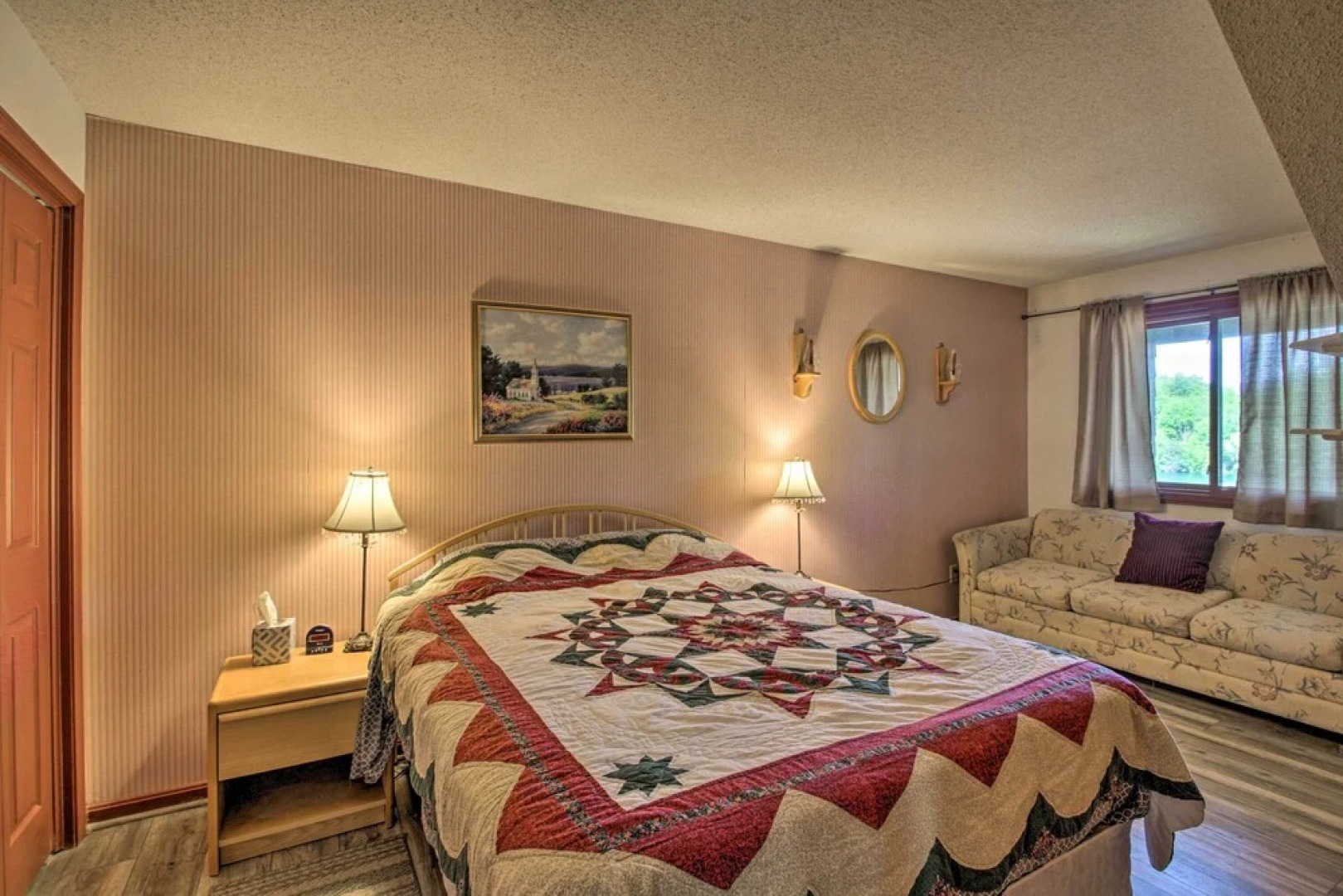 Resort Condo w/ Lake + Pool ~ 5 Mi to Flume Gorge!