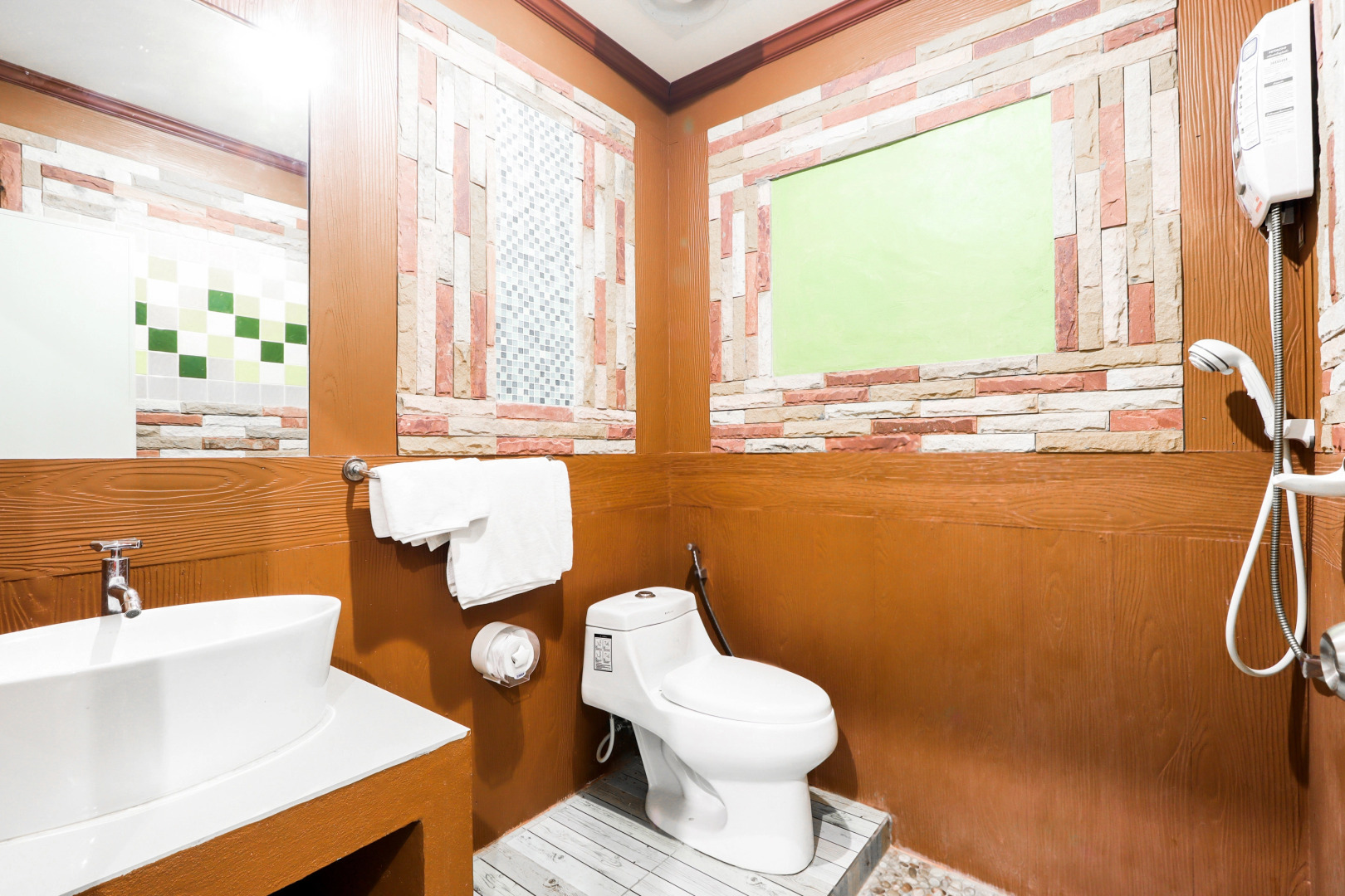 OYO 359 Golden Nakara Place (Vaccinated Staff)