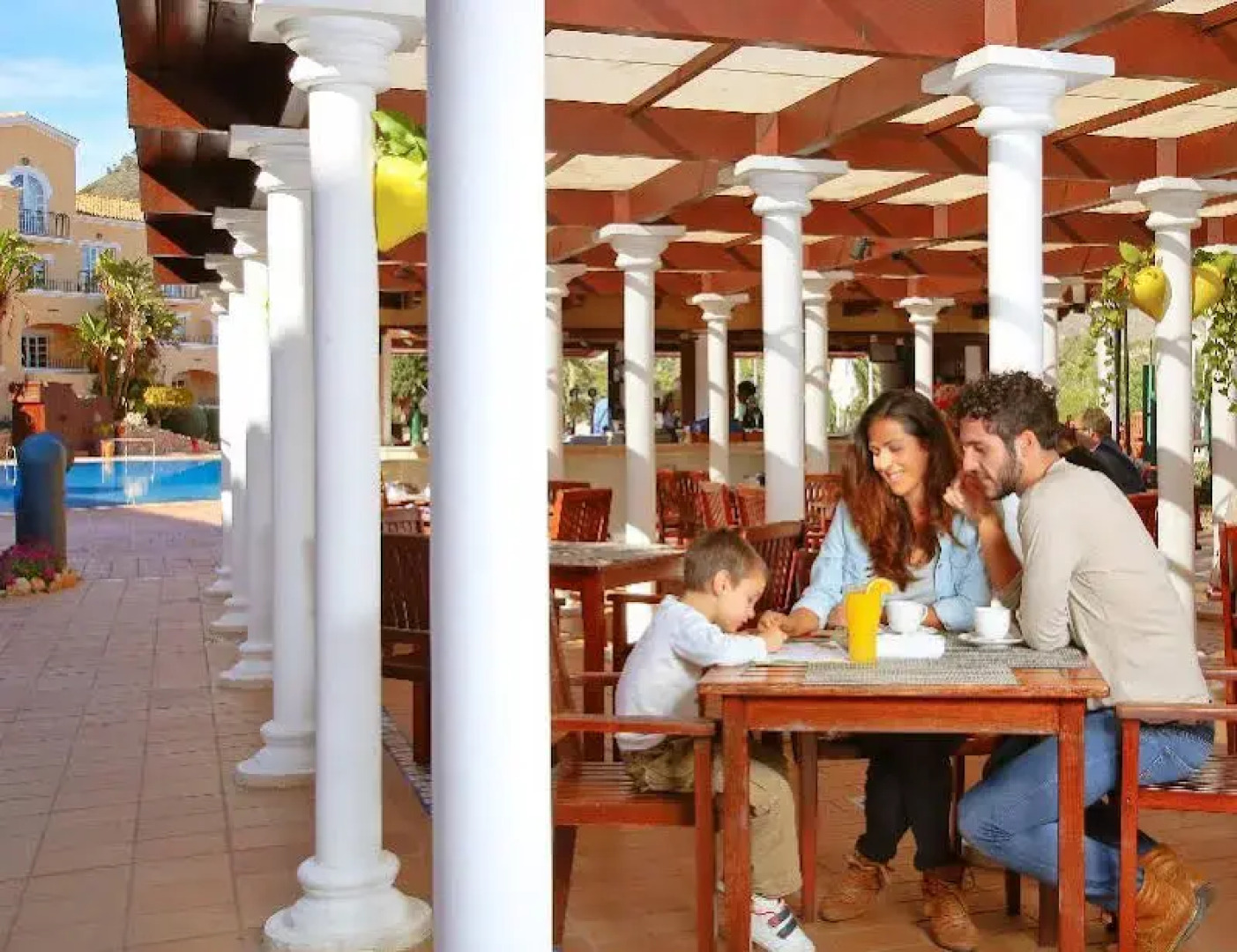 Las Lomas Village – Luxury Apartments