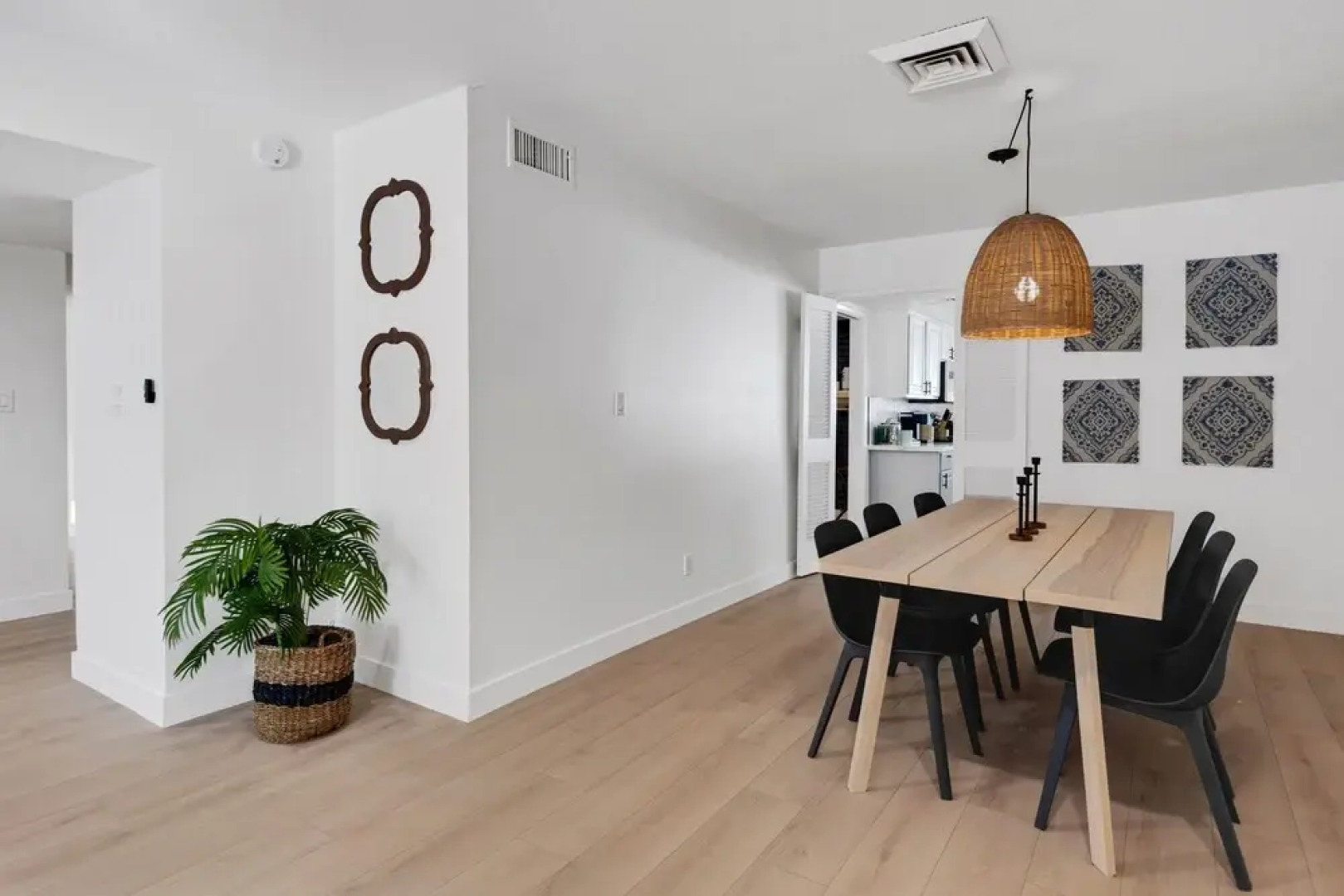 Fabulous Oasis On 59th 4 Bedroom Home by Redawning