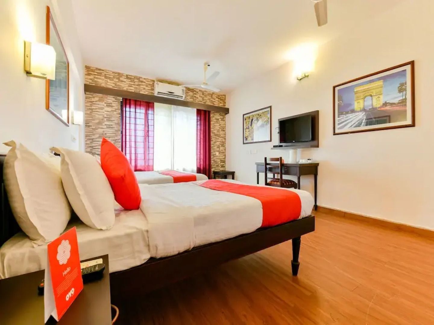 OYO 16663 Plaza Suites Hotel