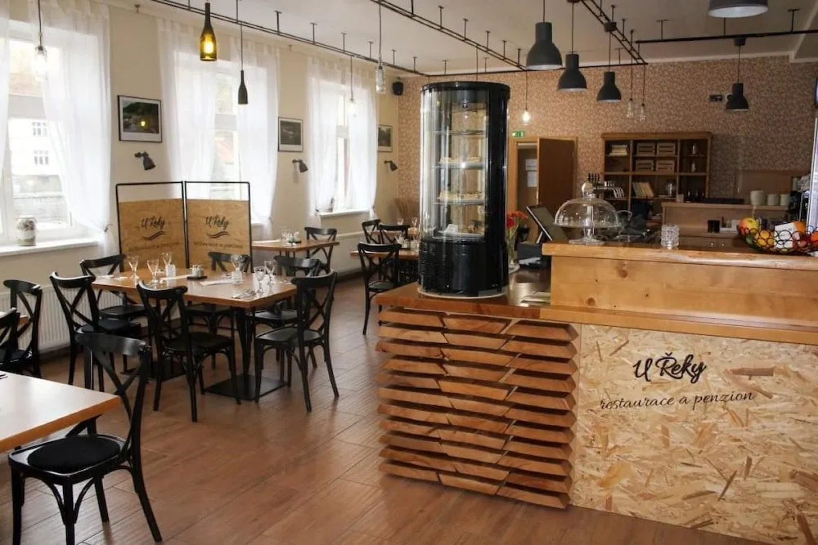 Penzion a restaurace U ŘEKY