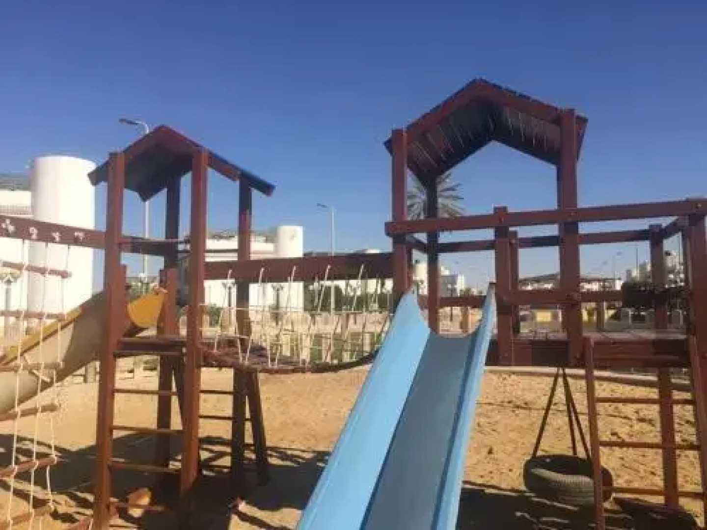 Palm Beach Host Mark