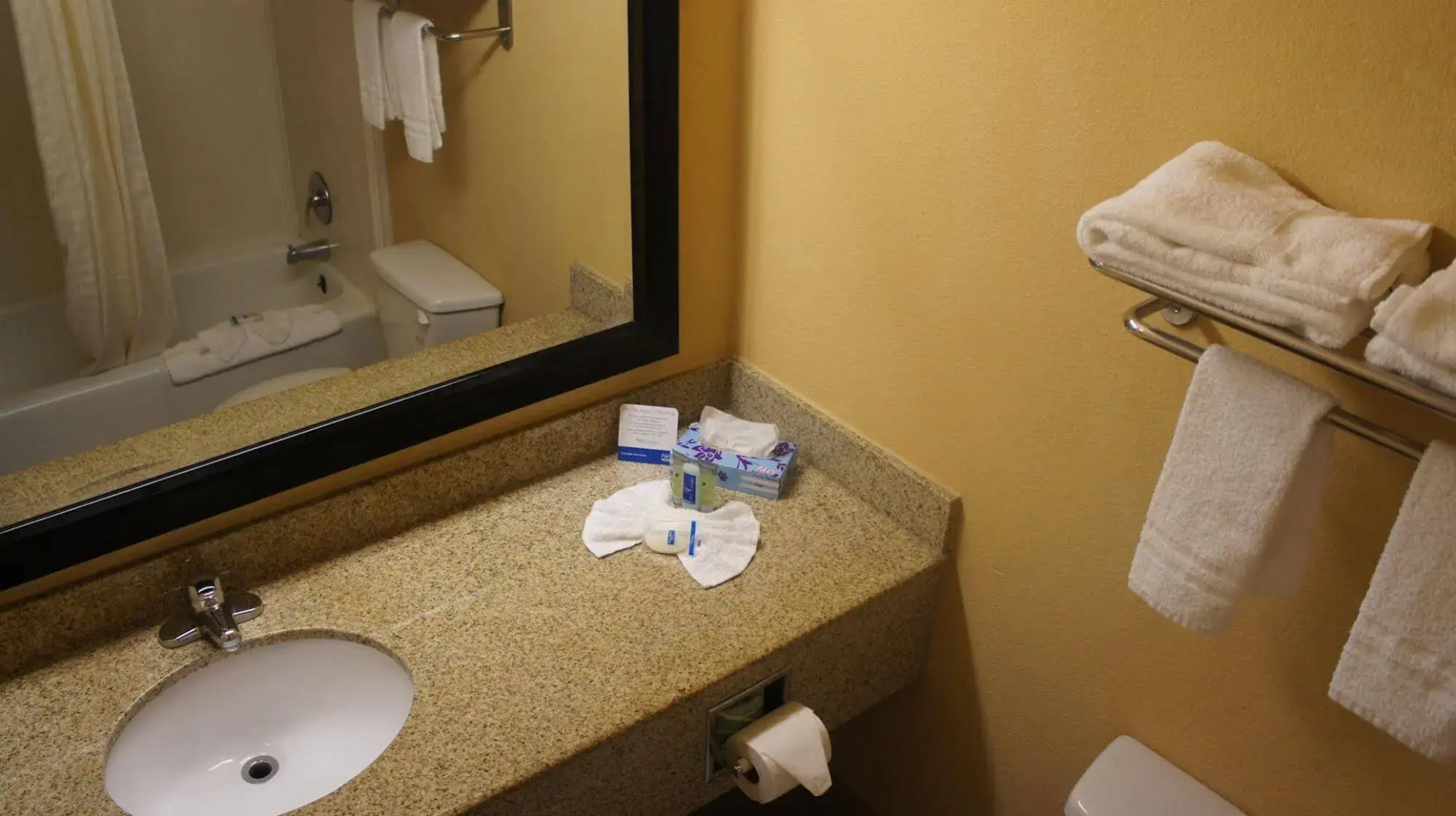 Clarion Pointe Marshall