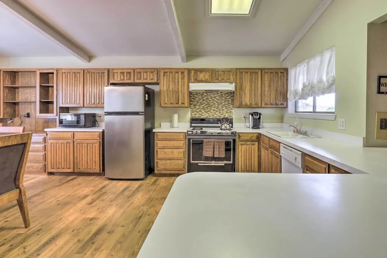 Granbury Getaway w/ Lake Views: 2 Mi to Downtown!