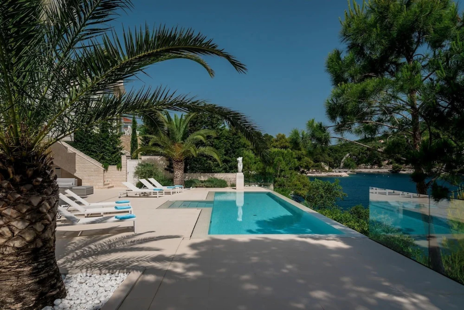 Beachfront Villa Seven Sins with Pool