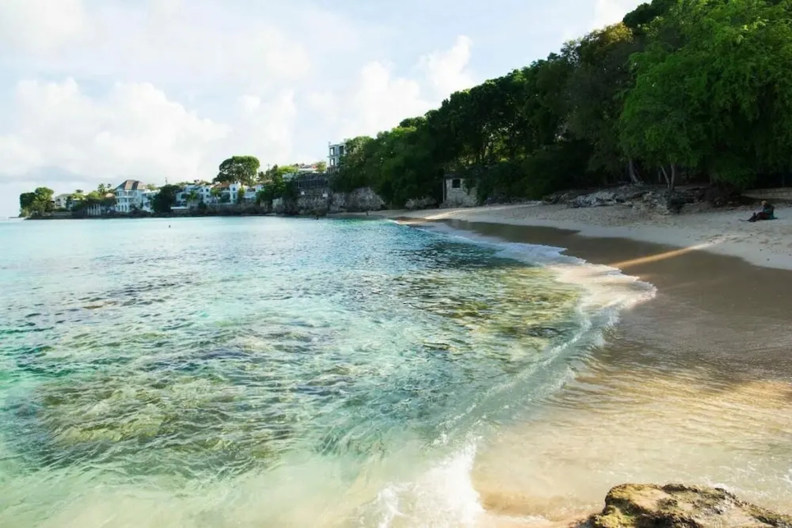 Two Bedroom Apartment With Pool Located Near the Beach and Kensington Oval