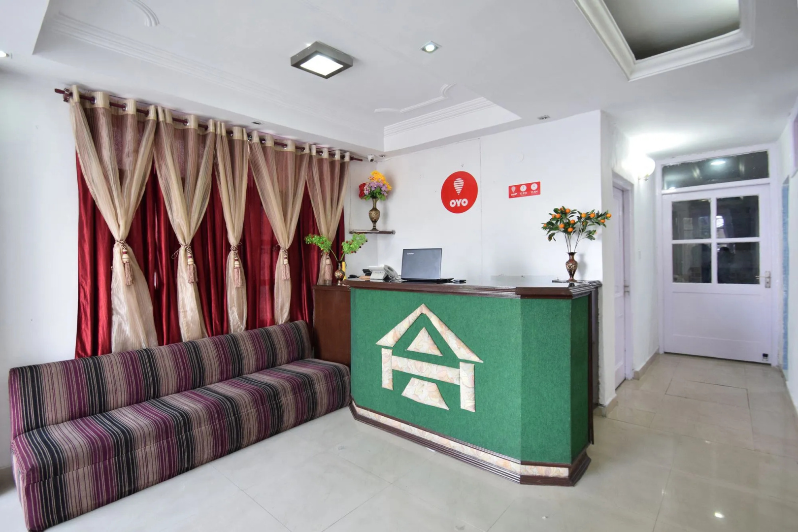 Capital O 11741 Hotel Nest