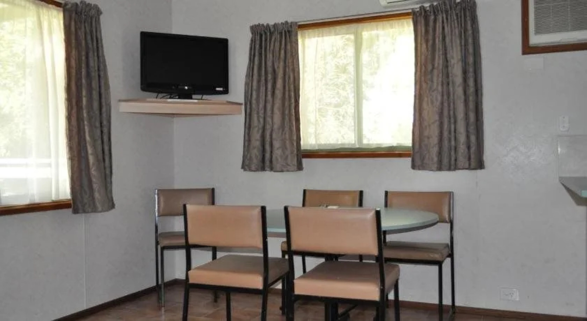 Amaze N Things Holiday Park Cowes