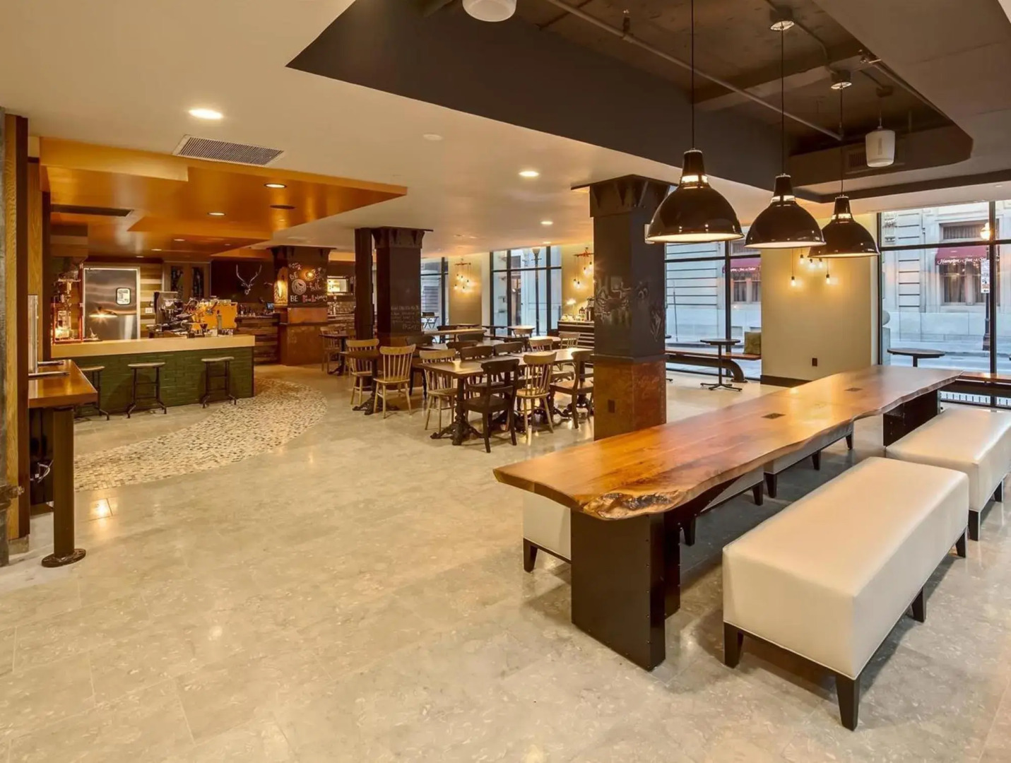 Hotel RL Baltimore Inner Harbor