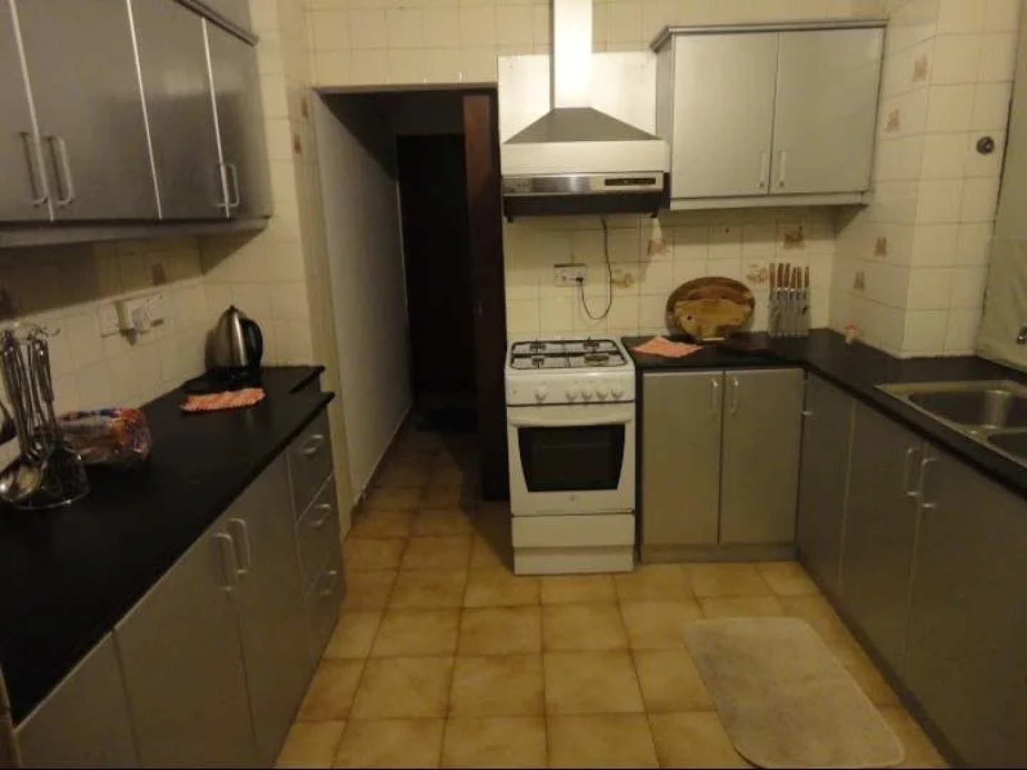 Lucky Plaza Home Stay