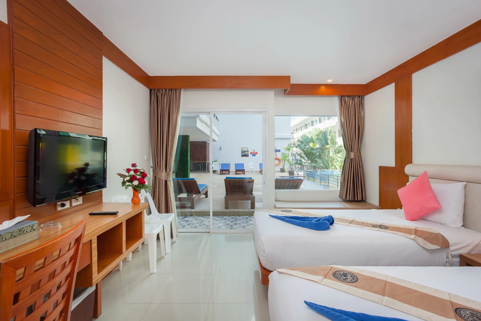 Курортный отель Baumancasa Beach Resort