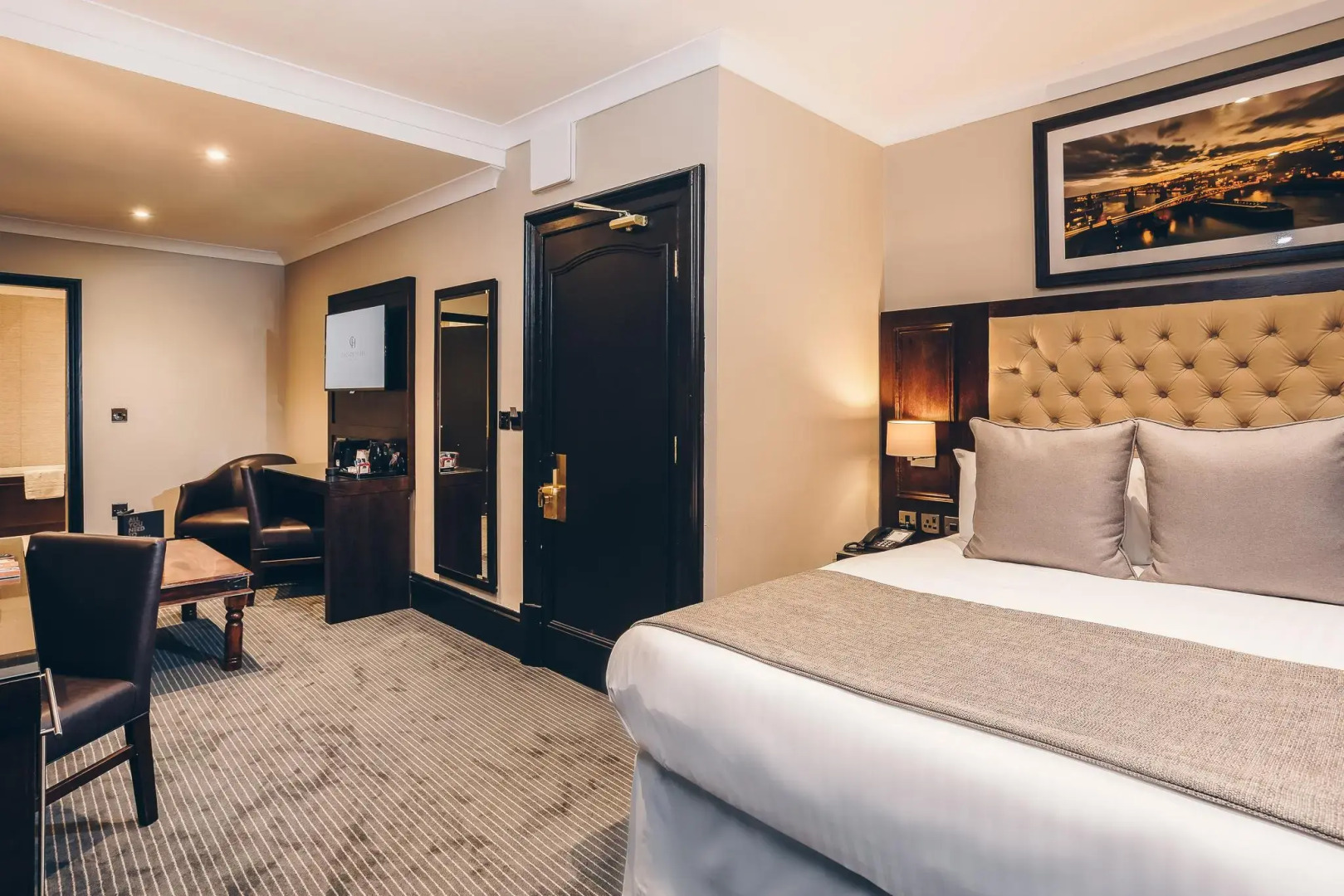 County Hotel & County Aparthotel Newcastle