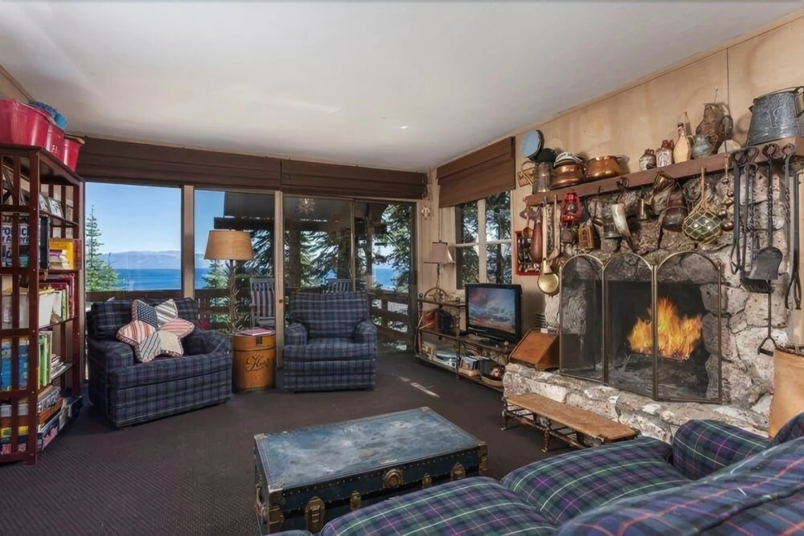 Fraser Lakefront Rental Cabin by RedAwning