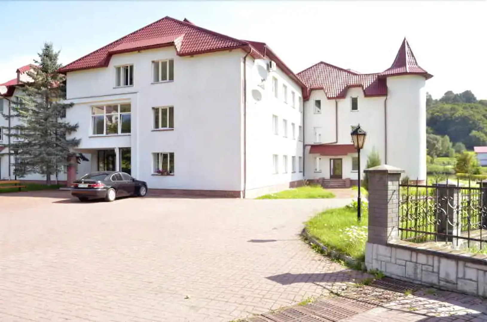 Guest Rooms of Executive Tax Service