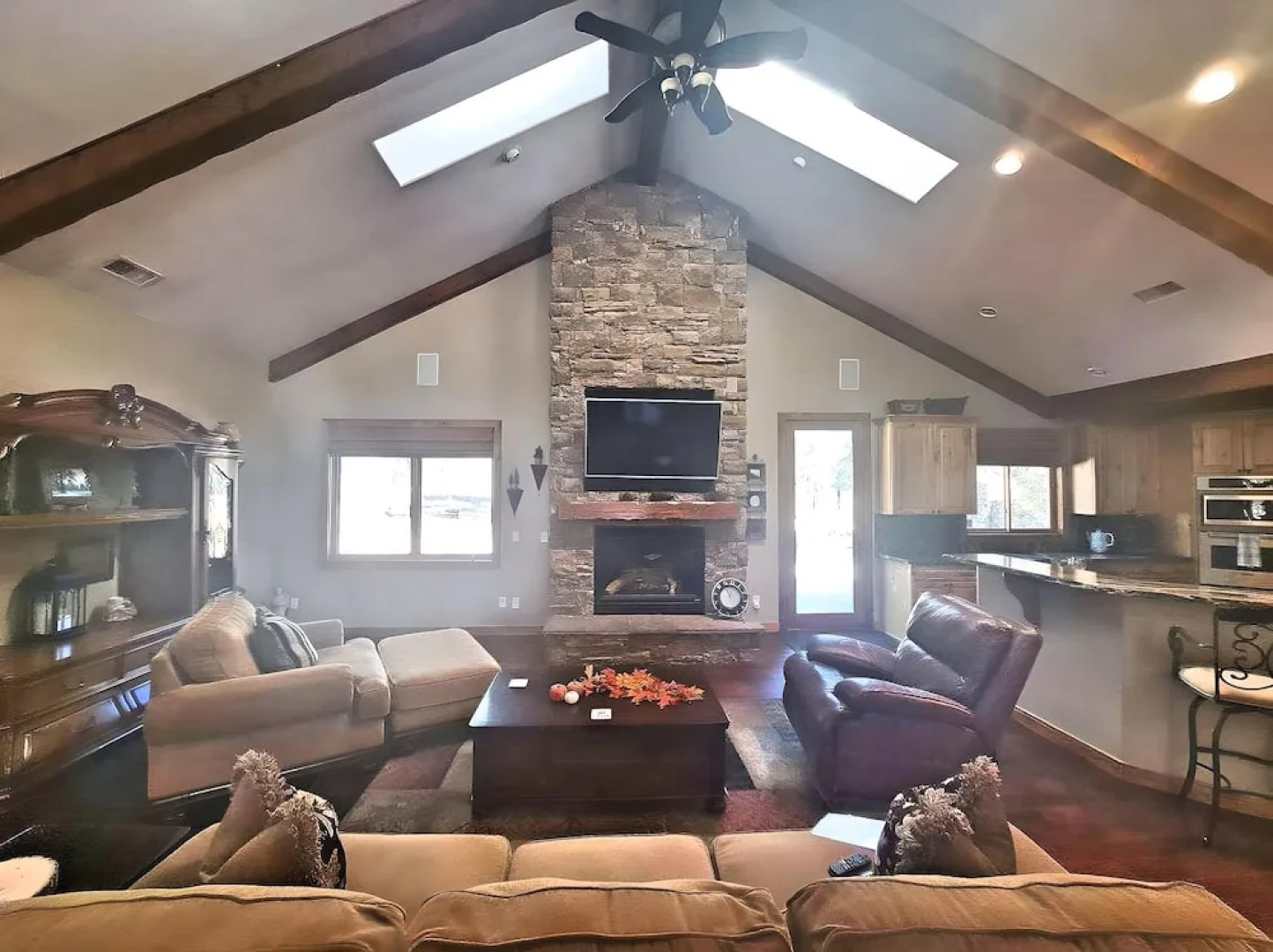 Townsend Flagstaff 3 Bedroom Home by RedAwning