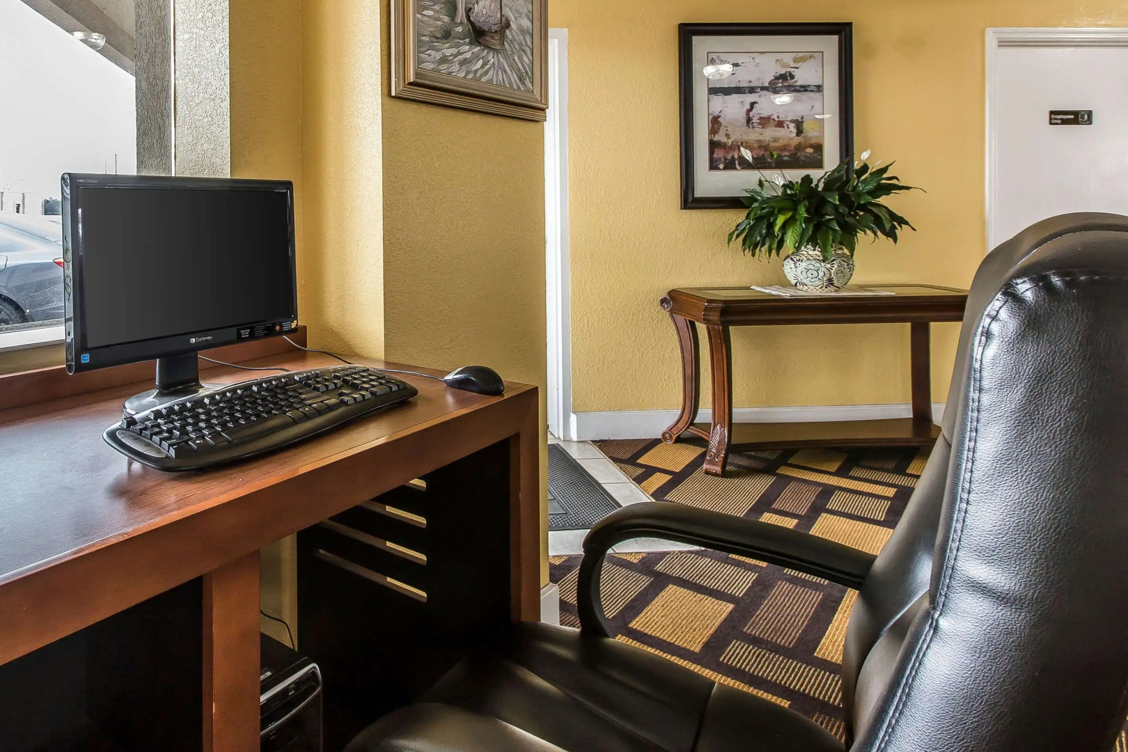 Econo Lodge Byron near Historic District - Warner Robins