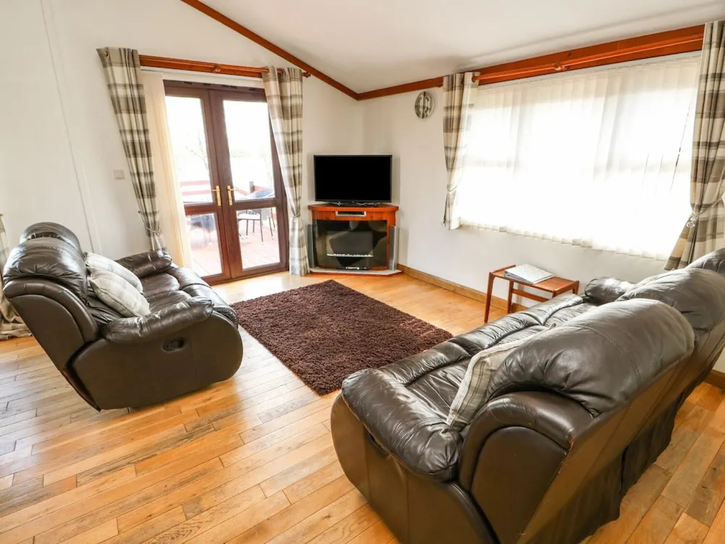 Smew, 2 Gibson Approach, Lincoln